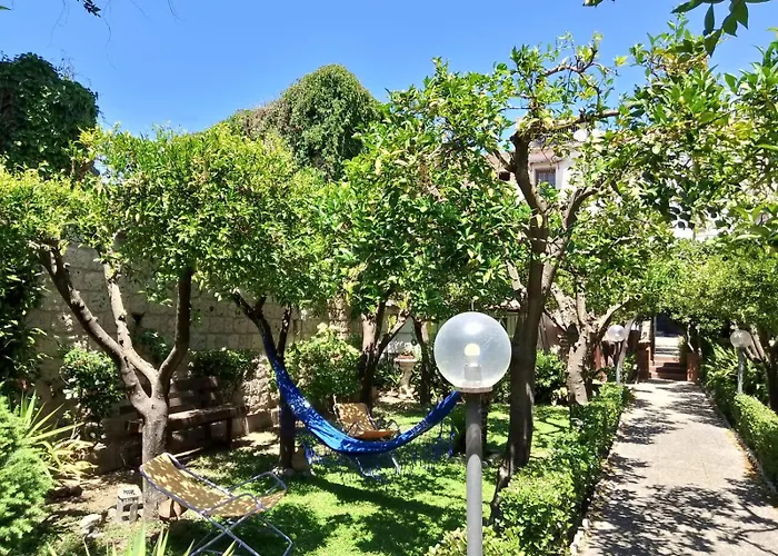Residenza Caserta Sud - Appartamento con giardino